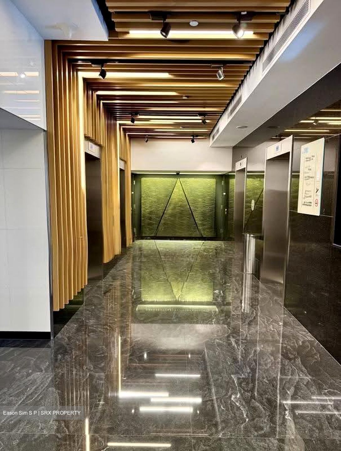 Wisma Atria (D9), Office #630088201